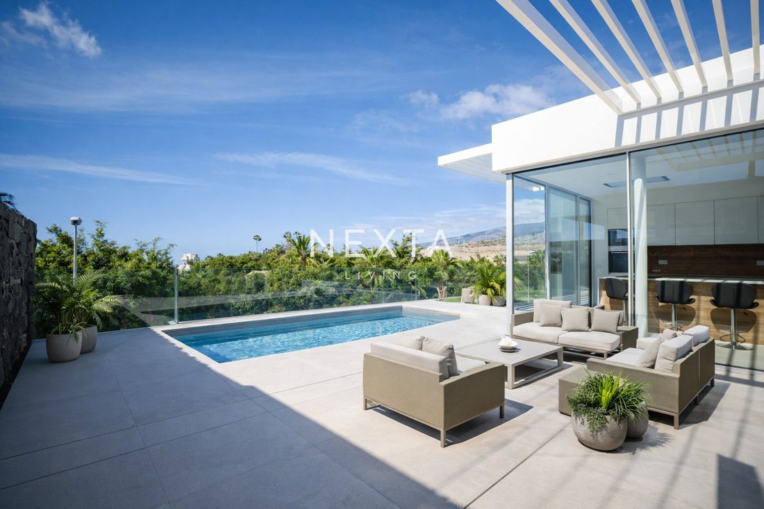 Chalet in Costa Adeje, Adeje, Canary Islands 1 - 17247725