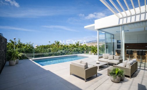 Chalet in Costa Adeje, Adeje, Canary Islands 1