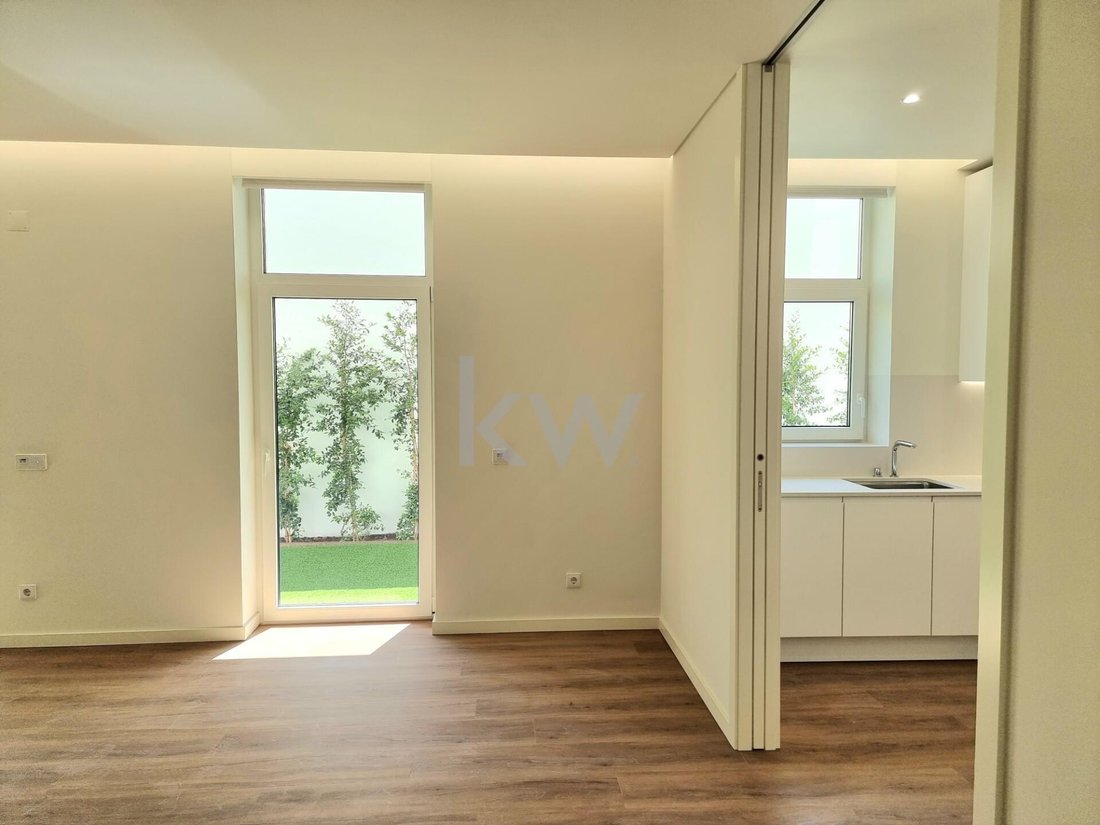 Apartment in Arroios, Lisbon, Portugal 5 - 17252459
