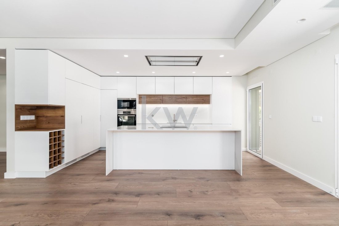 Apartment in Odivelas, Lisbon, Portugal 3 - 17252403