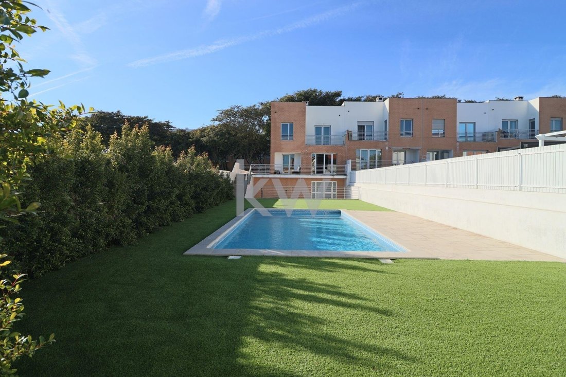 House in Carnaxide e Queijas, Lisbon, Portugal 1 - 17252225