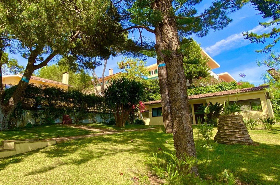 House in Carcavelos e Parede, Lisbon, Portugal 2 - 17253410