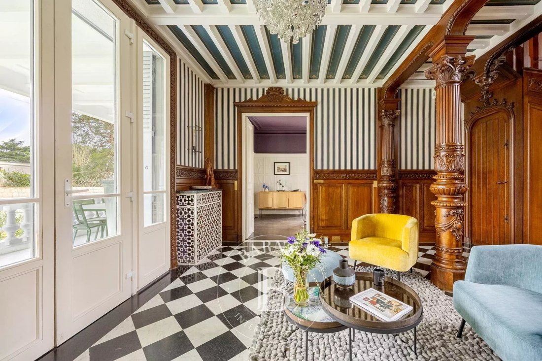 Estate in Le Vésinet, Ile-de-France, France 3 - 17248008