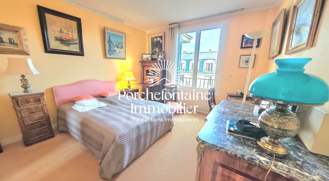 Apartment in Domaine National du Château, Versailles, France 5 - 17255122