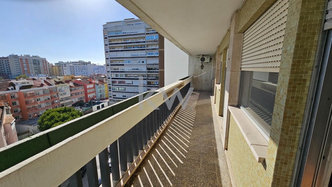 Apartment in Alvalade, Lisbon, Portugal 3 - 17252236