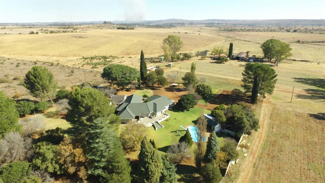 House in Van Der Hoff Park, North West, South Africa 3 - 17255693