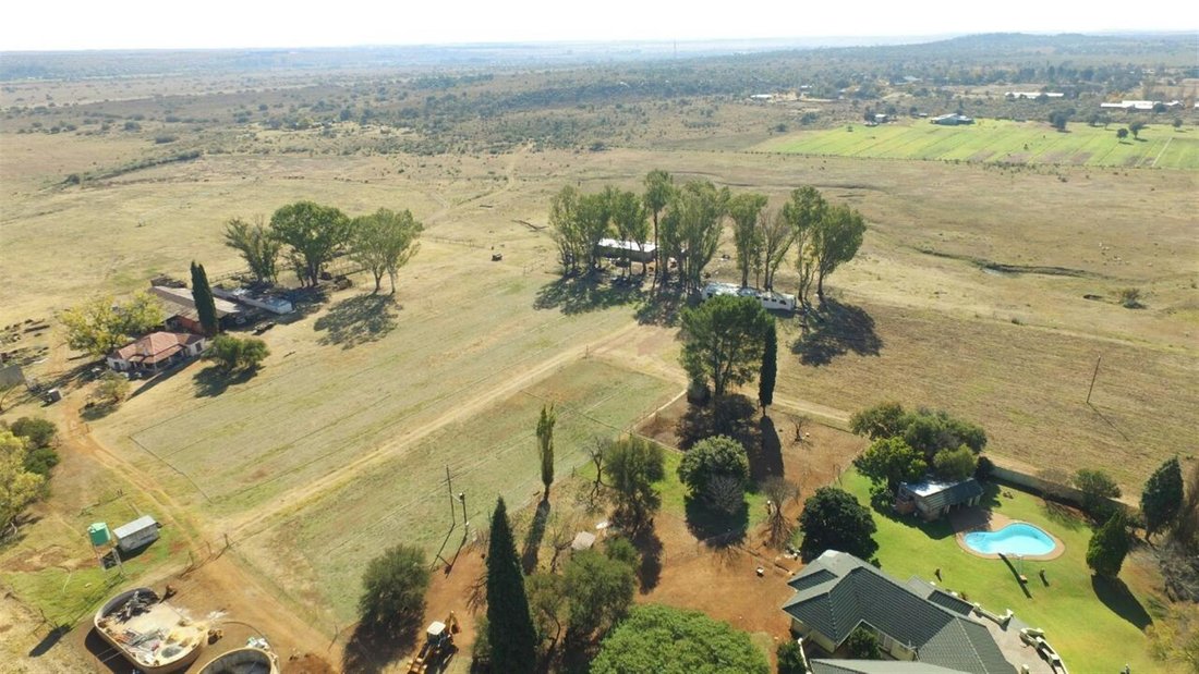 House in Van Der Hoff Park, North West, South Africa 4 - 17255693