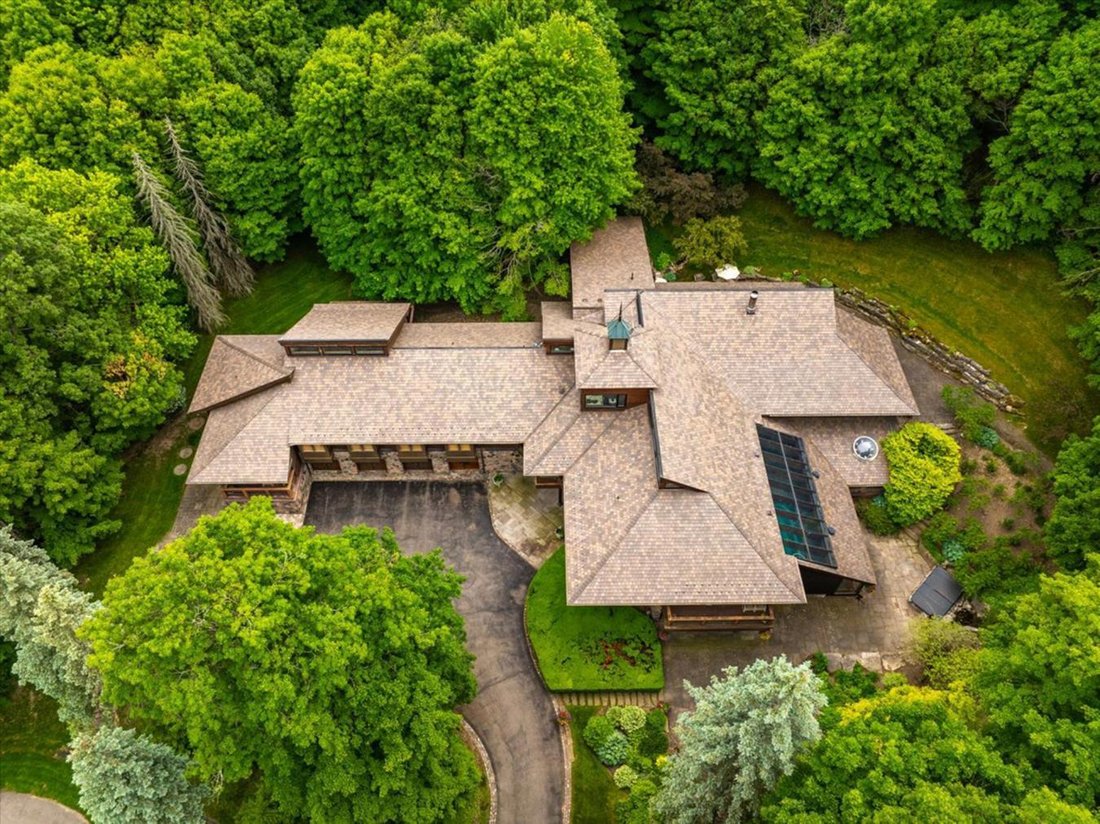 House in Aurora, Ontario, Canada 2 - 17257648