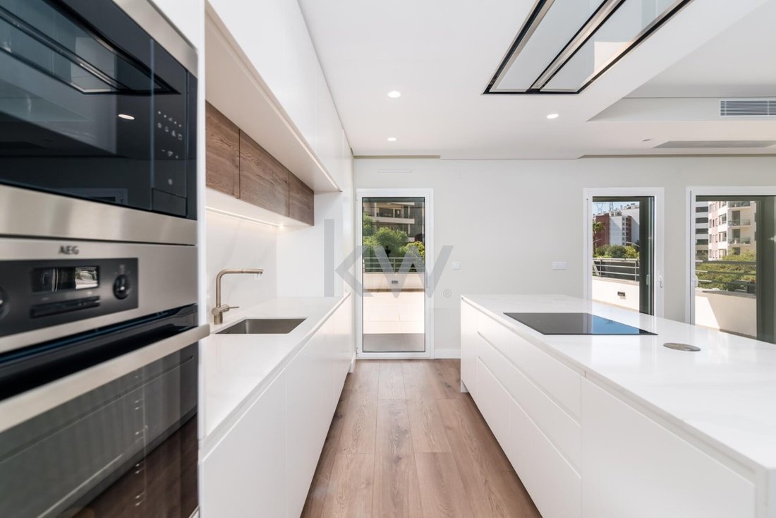 Apartment in Odivelas, Lisbon, Portugal 2 - 17252403