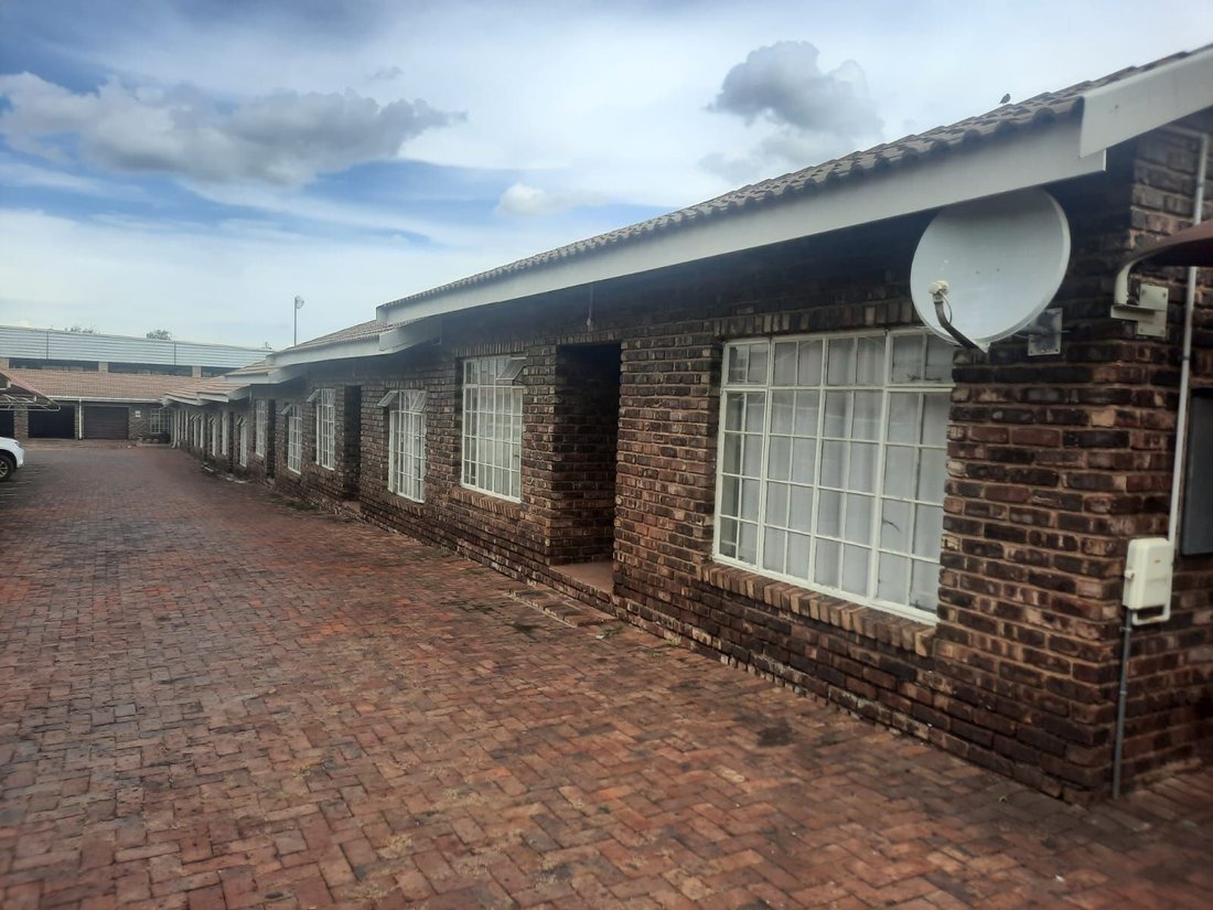 Maison de ville à Ermelo, Mpumalanga, Afrique du Sud 1 - 17250597