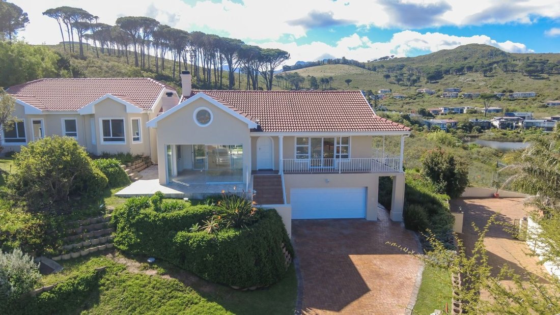 House in Dennegeur, Cape Town, South Africa 1 - 17251834