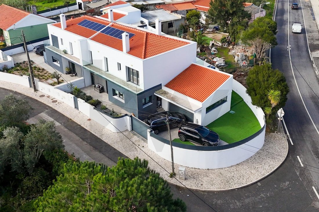 House in Rio de Mouro, Lisbon, Portugal 1 - 17250360