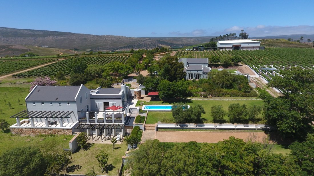 Farm Ranch in Grabouw, Western Cape, South Africa 2 - 17253408