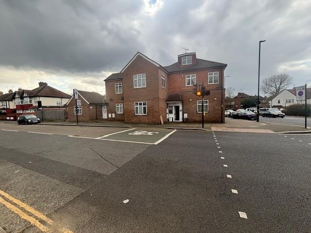 Apartment in South Ealing, Ealing, England 1 - 17253869