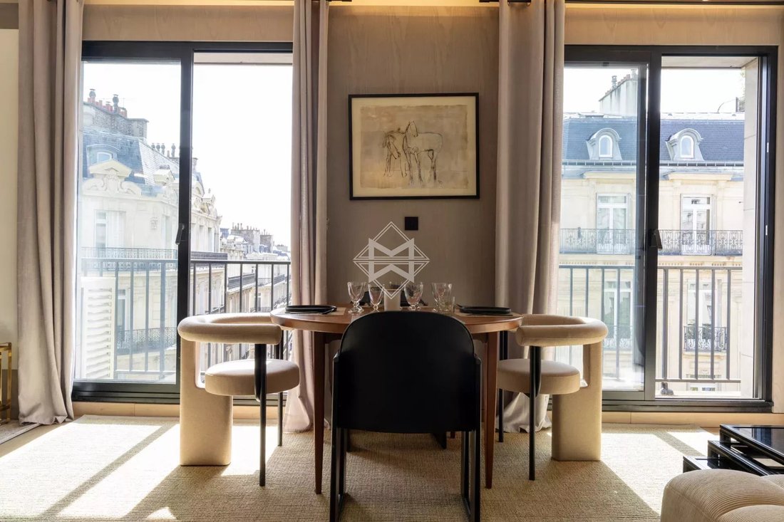 Apartment in Triangle d'Or, Paris 8e Arrondissement, Paris 4 - 15321794