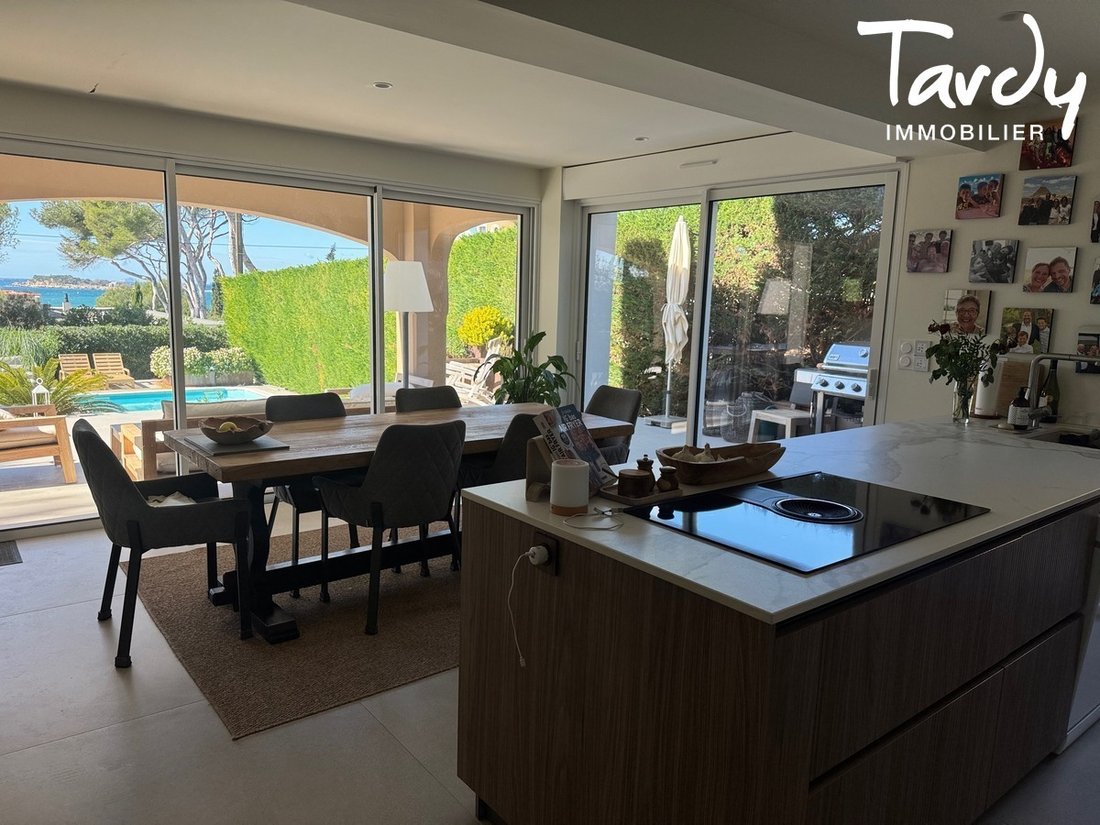 Villa in Nord, Sanary-sur-Mer, France 5 - 17056670