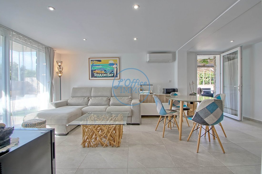 Villa in Sud, Le Pradet, France 4 - 17256610