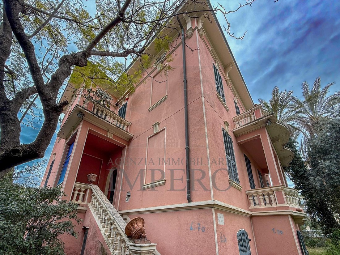 Villa in Bordighera, Liguria, Italy 1 - 17255263