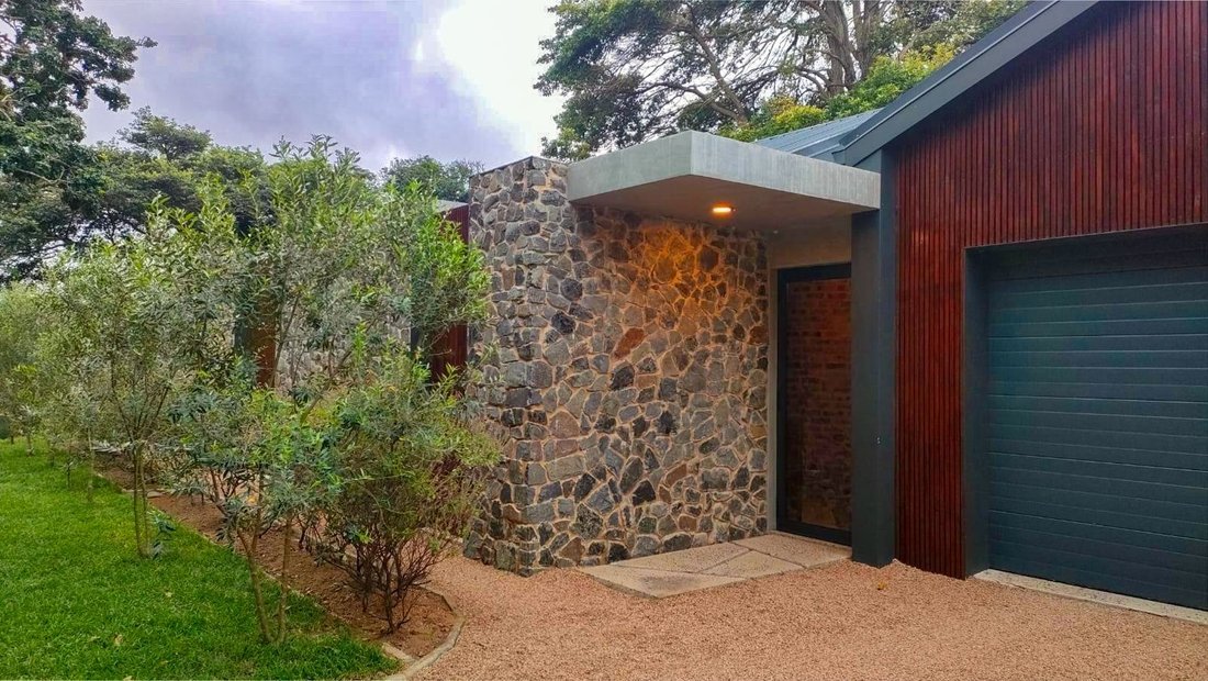House in Sheffield Beach, KwaZulu-Natal, South Africa 3 - 17252760