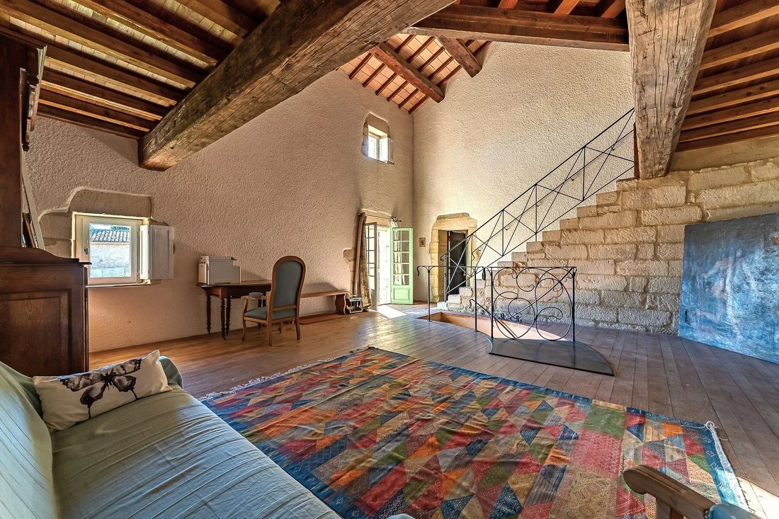 Estate in Uzès, Occitania, France 5 - 17147566