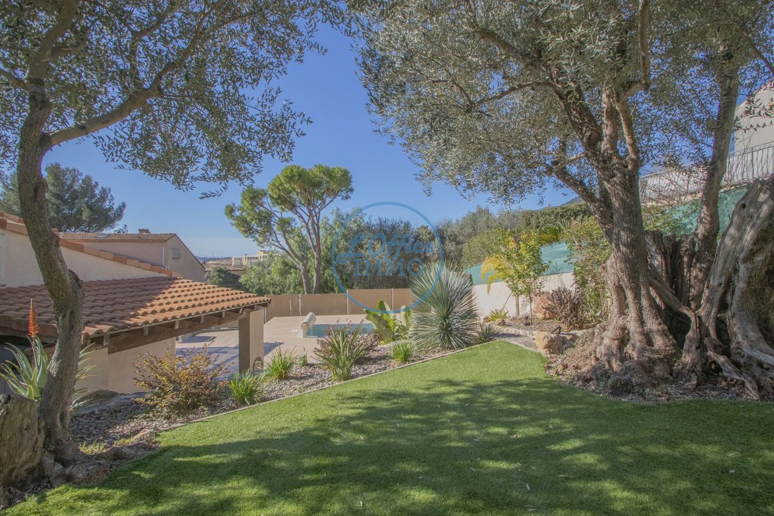 Villa in Valette Nord, La Valette-du-Var, France 2 - 17256624