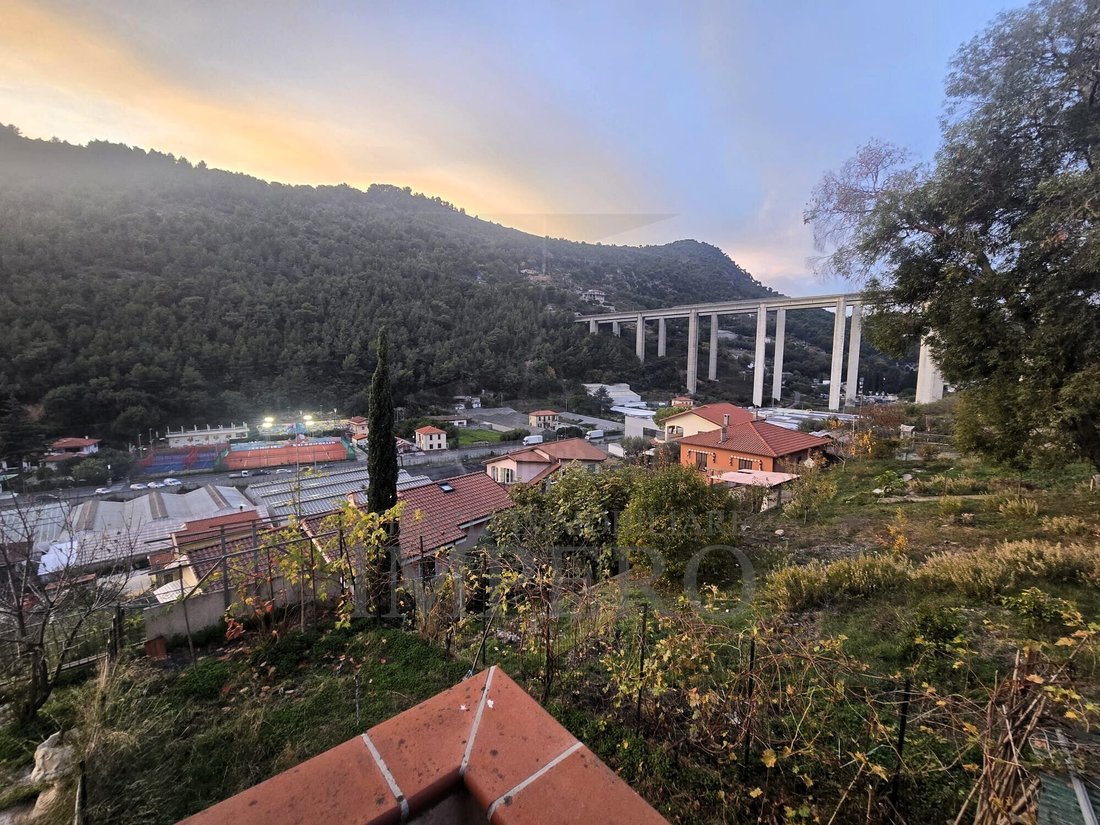 Villa in Vallecrosia, Liguria, Italy 1 - 17255271