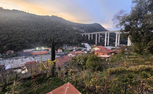 Villa in Vallecrosia, Ligurien, Italien 1