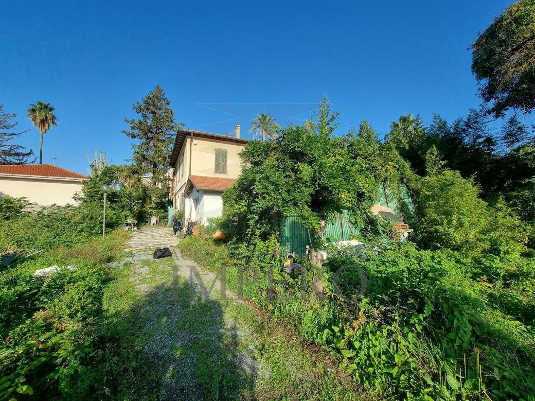 Villa in Bordighera, Liguria, Italy 2 - 17255076