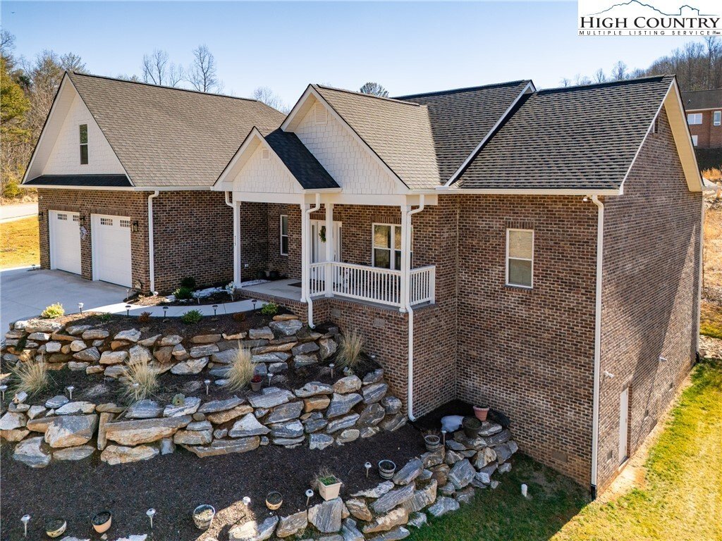 House in Lenoir, North Carolina, United States 1 - 17253860