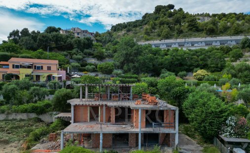 Land in Grimaldi-Mortola, Ventimiglia, Ligurien 1