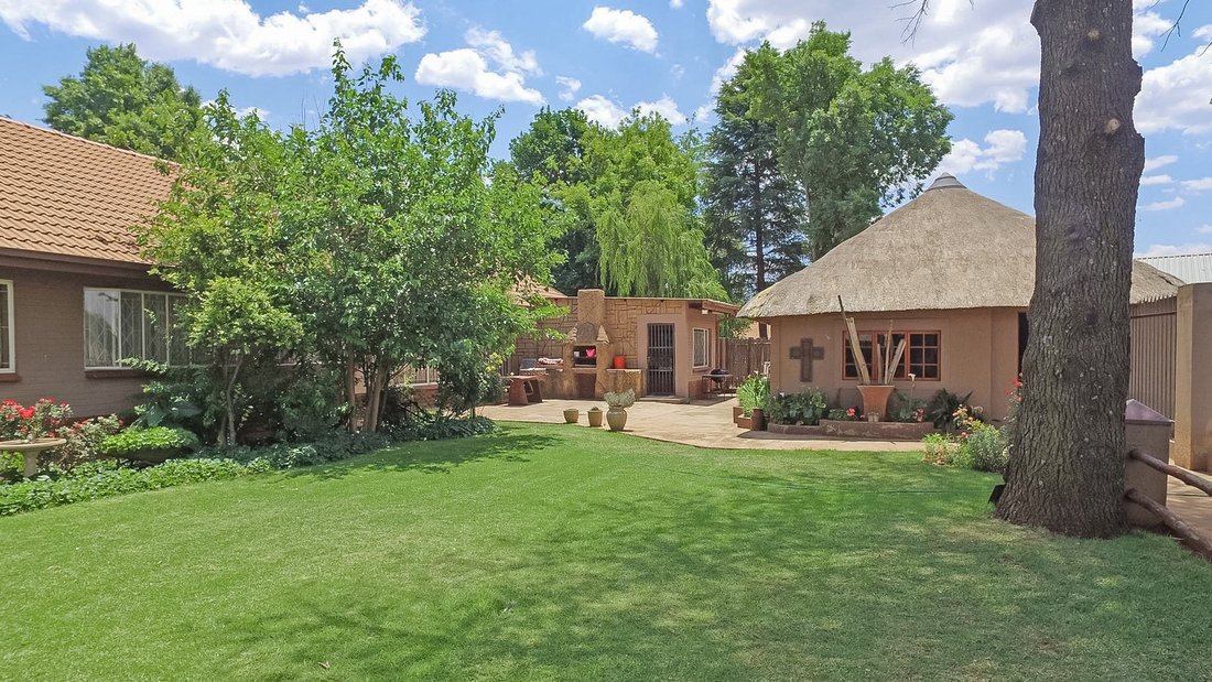 Farm Ranch in Mogale City Local Municipality, Gauteng, South Africa 3 - 17250866