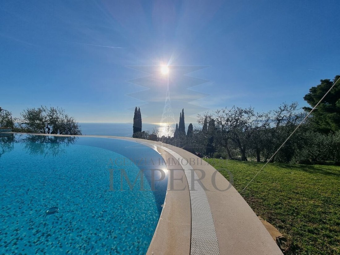 Villa in Bordighera, Liguria, Italy 5 - 17255747