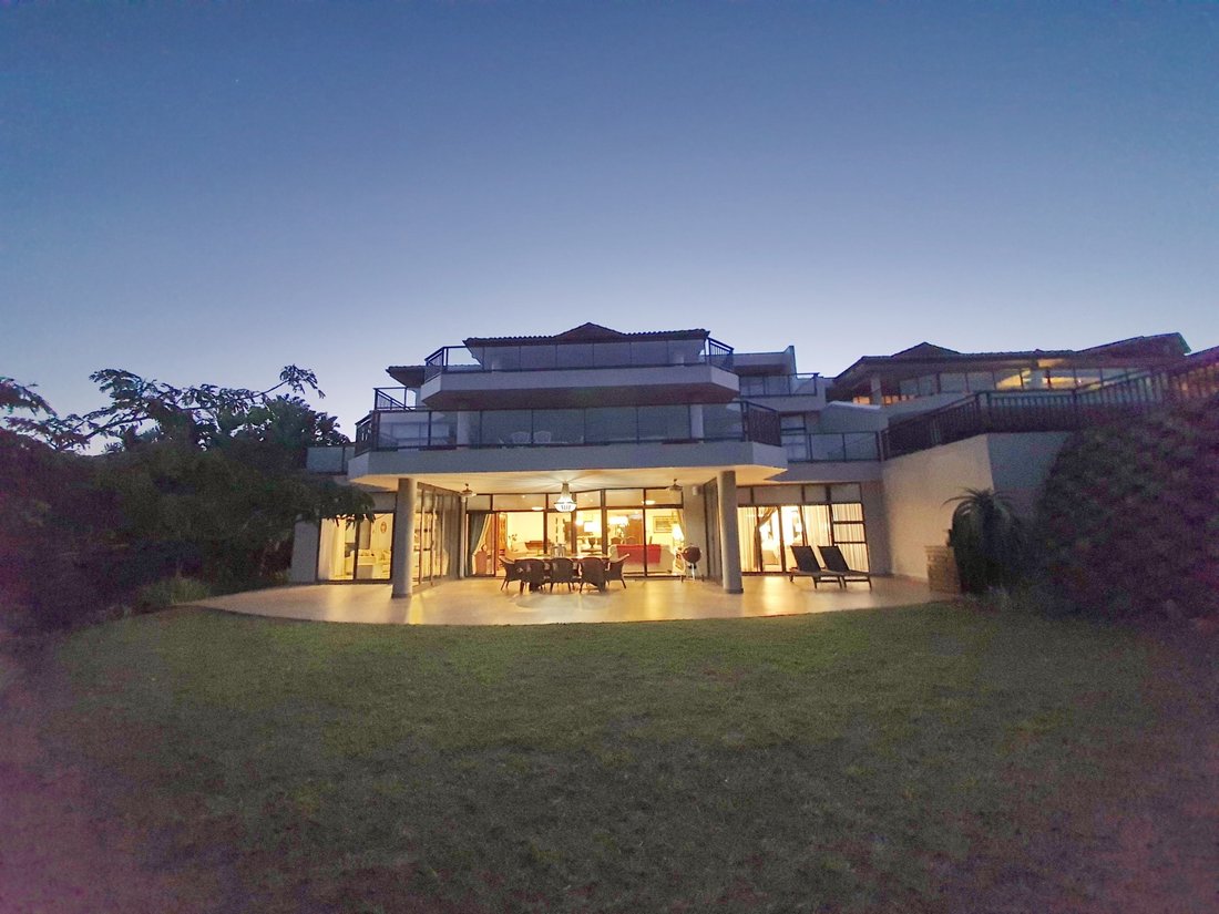 Apartment in Dolphin Coast, KwaZulu-Natal, South Africa 1 - 17253140