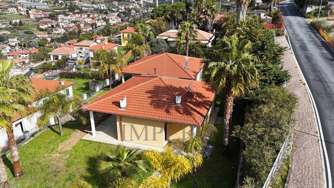 Villa in Bordighera, Liguria, Italy 1 - 17255096