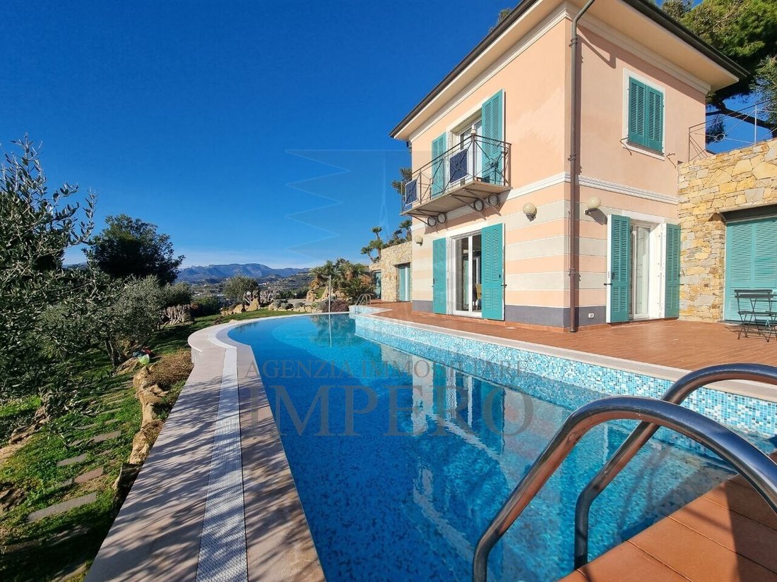 Villa in Bordighera, Liguria, Italy 1 - 17255747