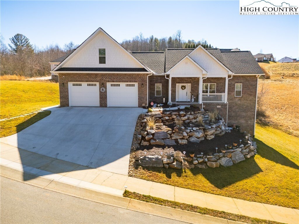 House in Lenoir, North Carolina, United States 2 - 17253860