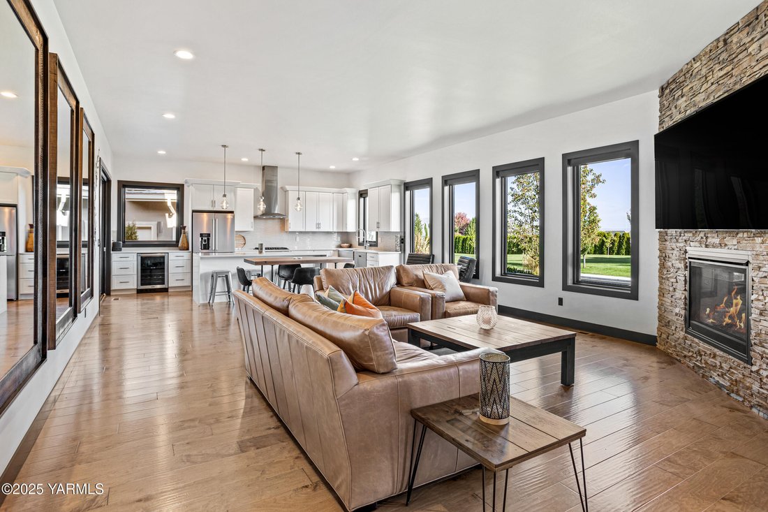House in Yakima, Washington, United States 5 - 17256017