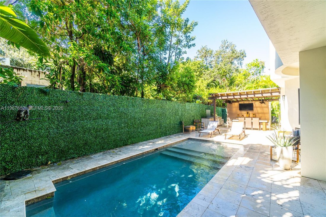House in Miami, Florida, United States 5 - 17254842