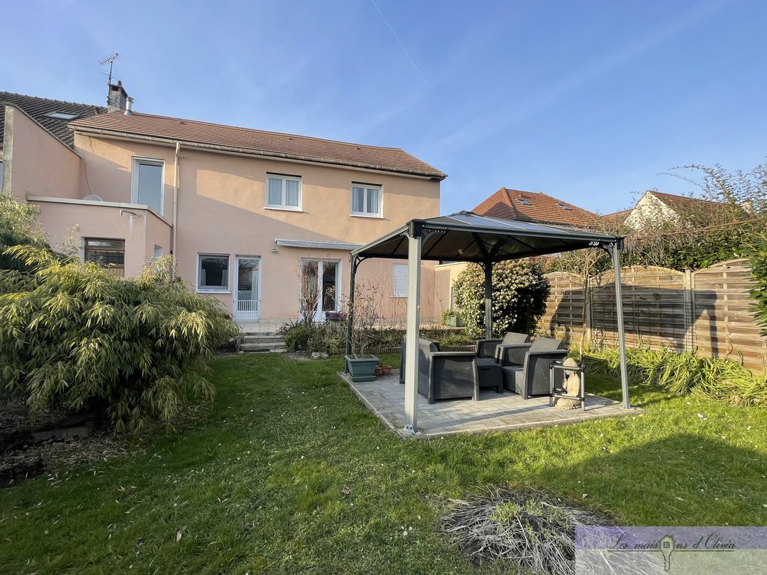 House in Sucy-en-Brie, Ile-de-France, France 1 - 16091479