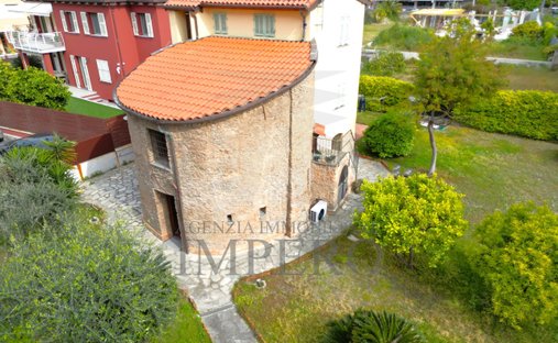 House in City Center, Ventimiglia, Liguria 1