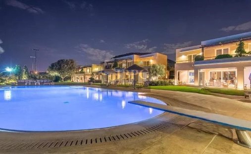 Villa en Koinotita Larumnas, Opountioi, Grecia 1