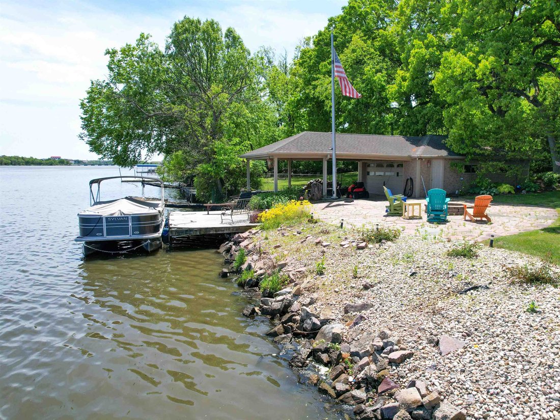House in Beloit, Wisconsin, United States 4 - 17253422