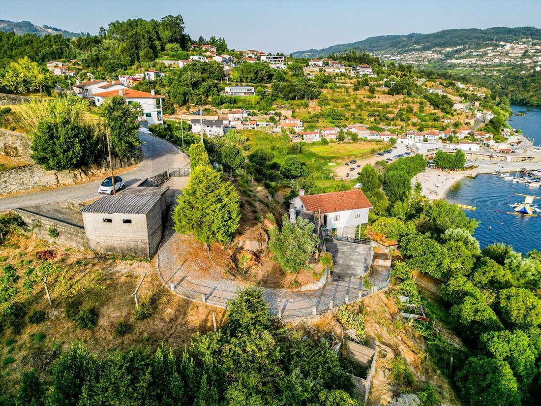 Farm Ranch in Alpendorada, Varzea e Torrao, Porto District, Portugal 5 - 17249506