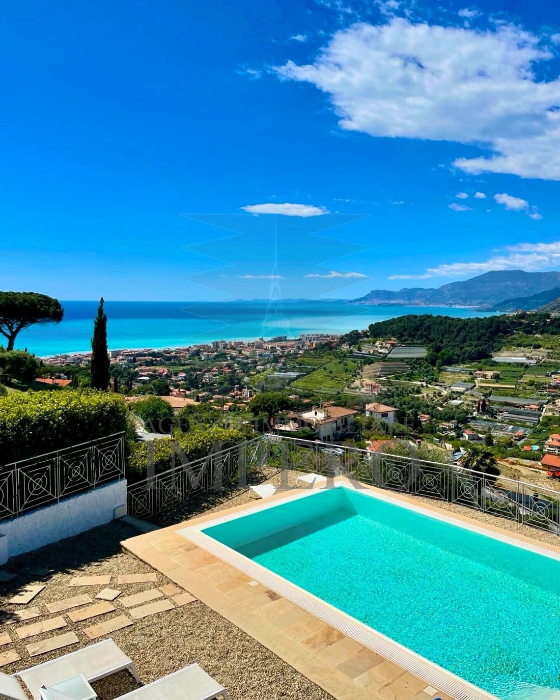 Villa in Bordighera, Liguria, Italy 1 - 17254310
