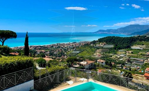 Villa in Bordighera, Liguria, Italy 1