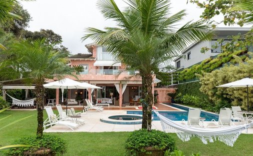 House in São Sebastião, State of São Paulo, Brazil 1