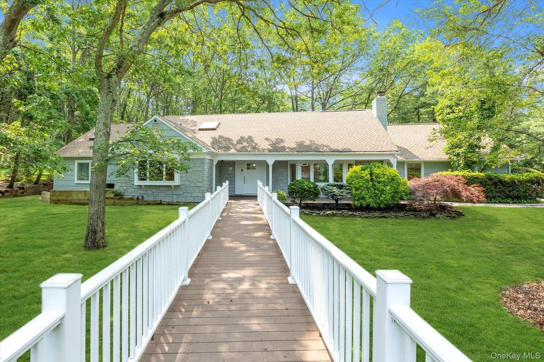 House in Melville, New York, United States 3 - 17254758