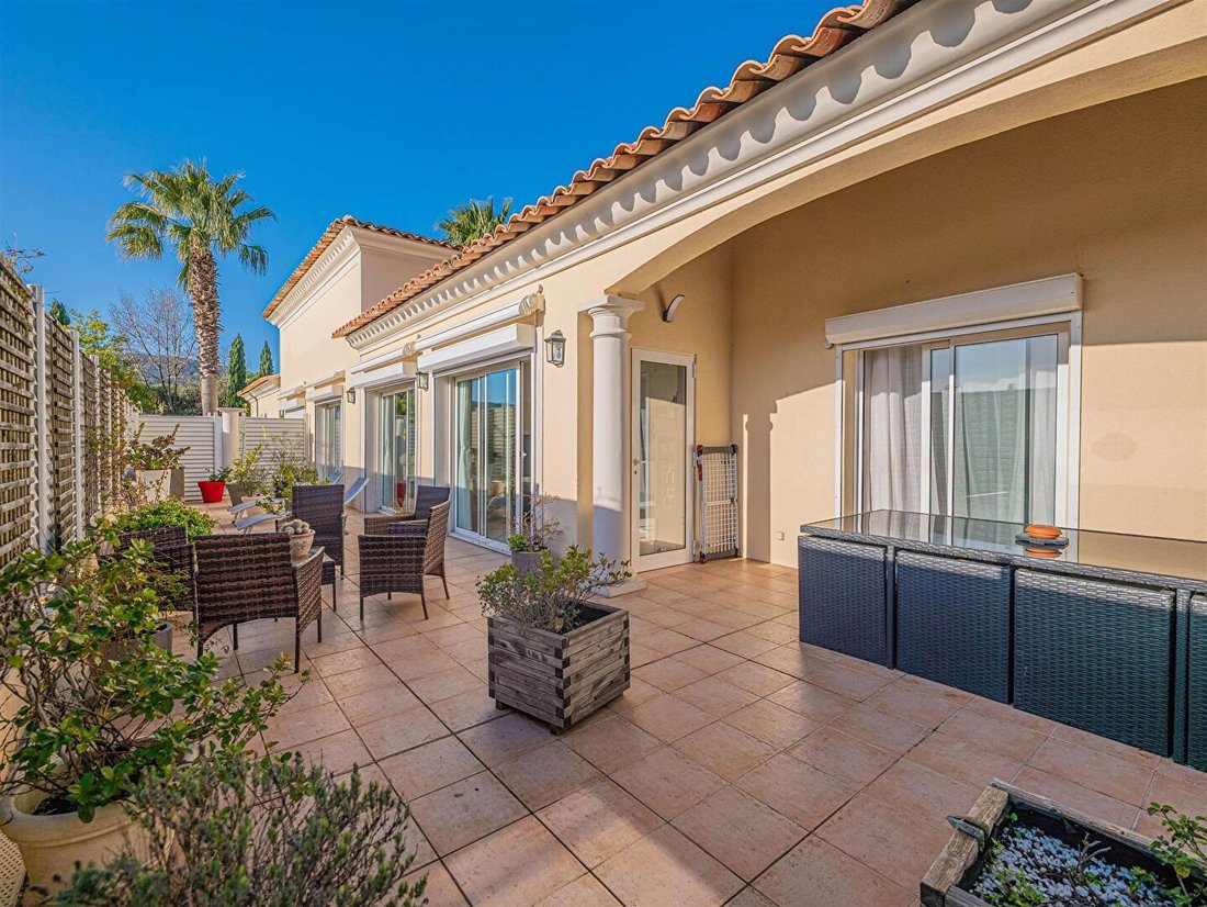 House in Nartelle-Noyer-Bellevue-bd des Sardinaux, Sainte-Maxime, France 1 - 17255289