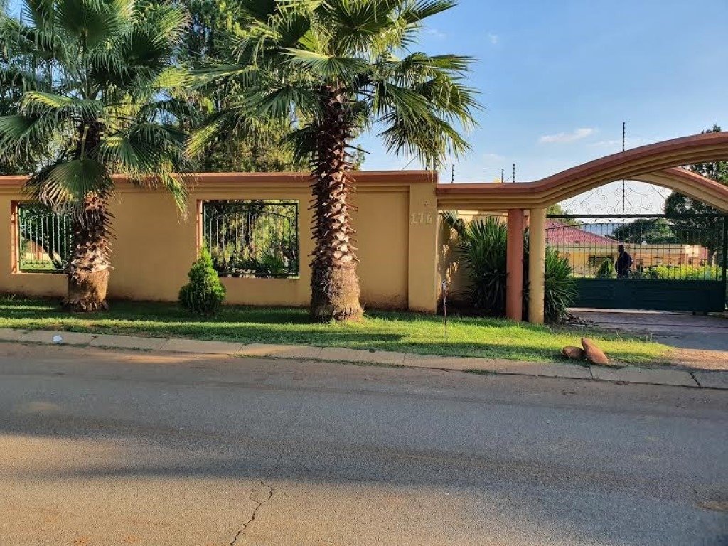 House in Longdale, Gauteng, South Africa 4 - 17253172
