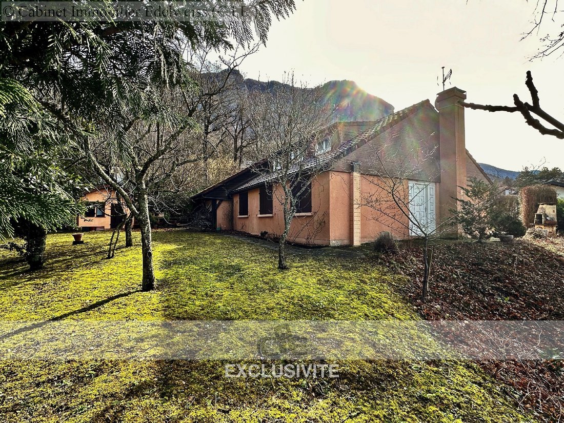 House in Collonges-sous-Salève, Auvergne-Rhône-Alpes, France 2 - 17255253